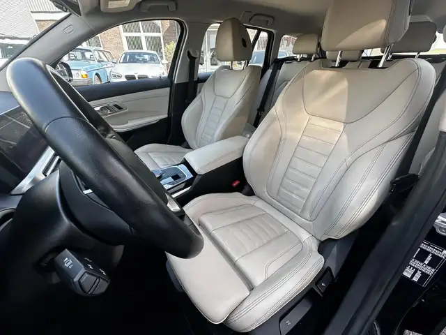 BMW 3 Series view 3