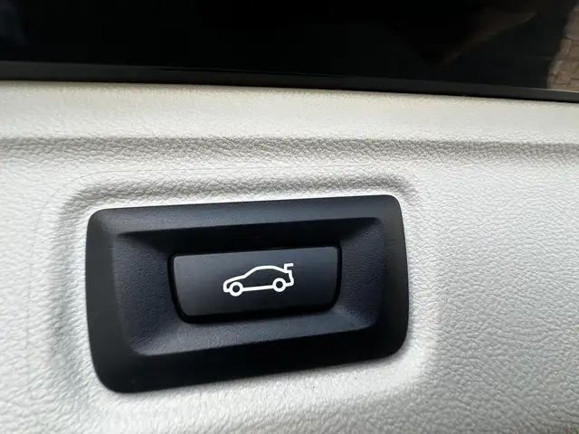 BMW 3 Series view 28