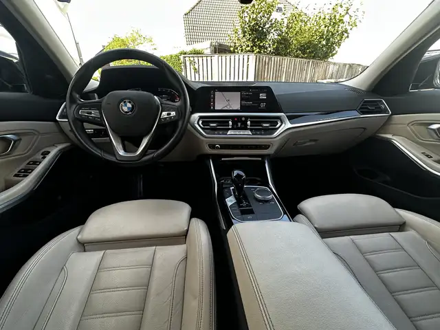 BMW 3 Series view 6