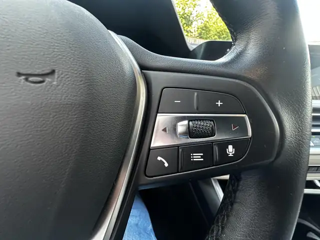 BMW 3 Series view 21