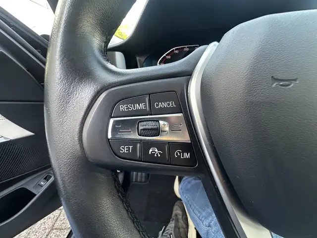 BMW 3 Series view 20