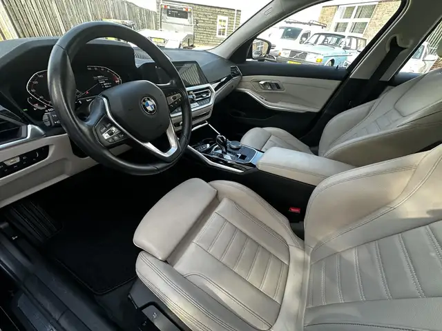 BMW 3 Series view 2