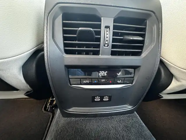 BMW 3 Series view 27