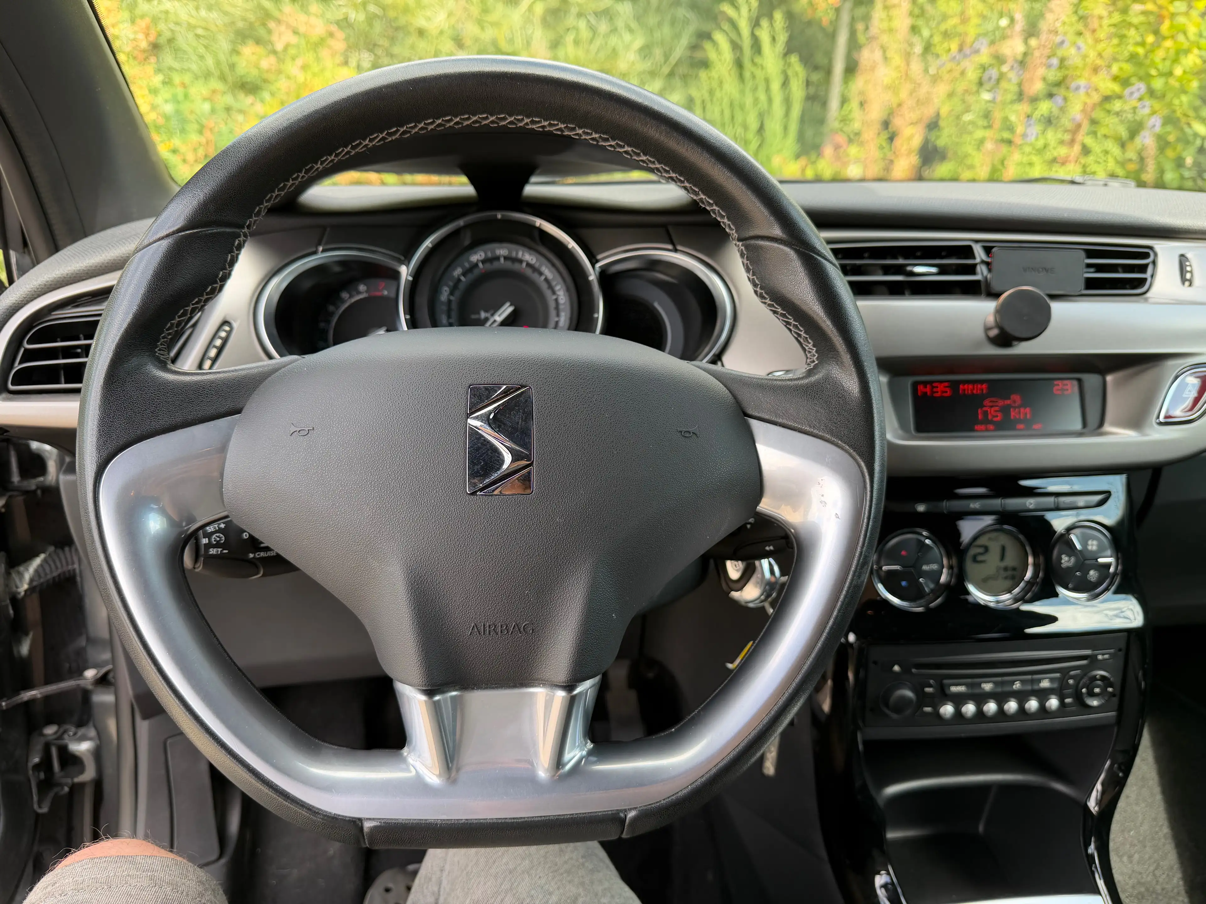 DS Automobiles DS 3 DS 3 1.2i PureTech Be Chic Airco, Cruise, PDC A — photo 15