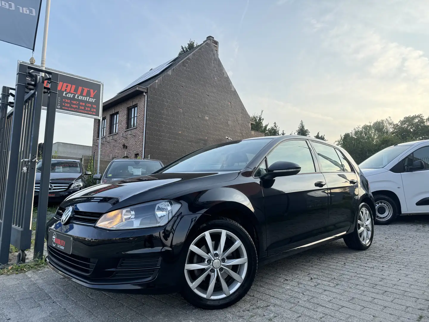 Volkswagen Golf 1.4 TSI Highline 079000km navi pdc 125pk GARANTIE Zwart - 1