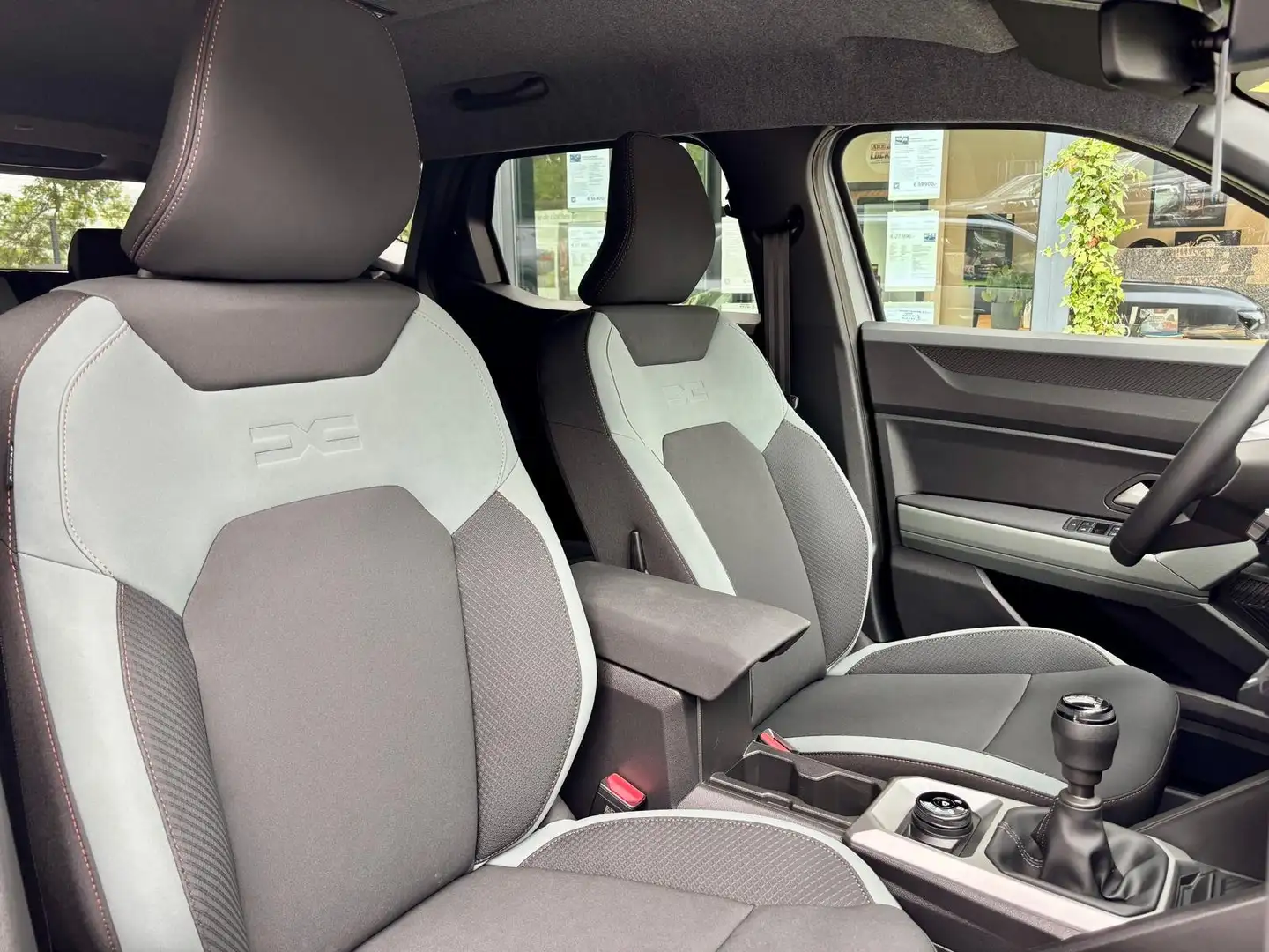 Dacia Duster 1.2 essence 131CV | 4X4 | EXTREME | 27990€ TVAC Gris - 2