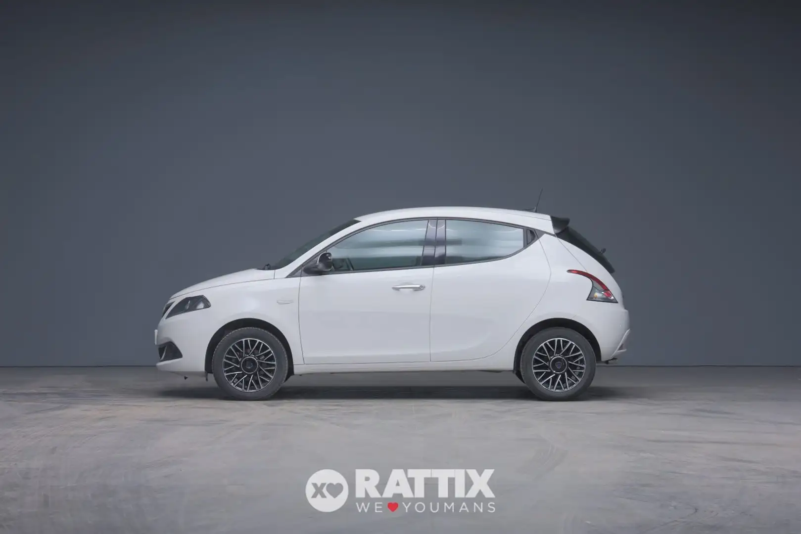 Lancia Ypsilon 1.0 Firefly Hybrid 70CV Platino Weiß - 2