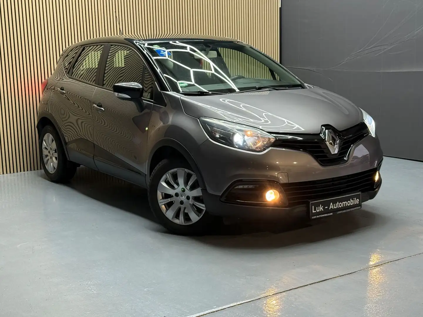 Renault Captur 1,5 Dci - Aut - 90Ps °Luxe°Automatik Gris - 2