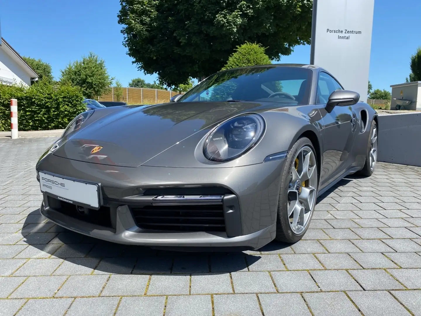 Porsche 992 (911) Turbo S |Sportabgas|PDCC |Innodrive Grau - 2