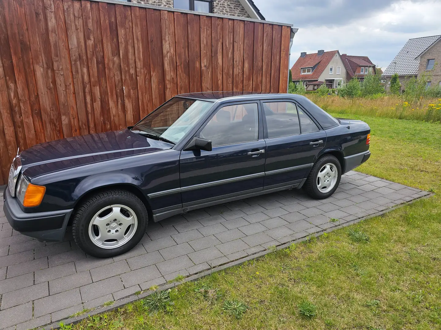 Mercedes-Benz E 230 230 E Blauw - 1