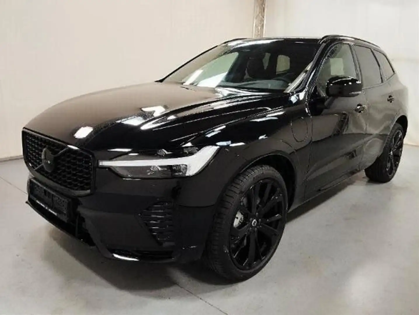 Volvo XC60 Plus Black Edition Recharge Plug-In Hybrid Schwarz - 1