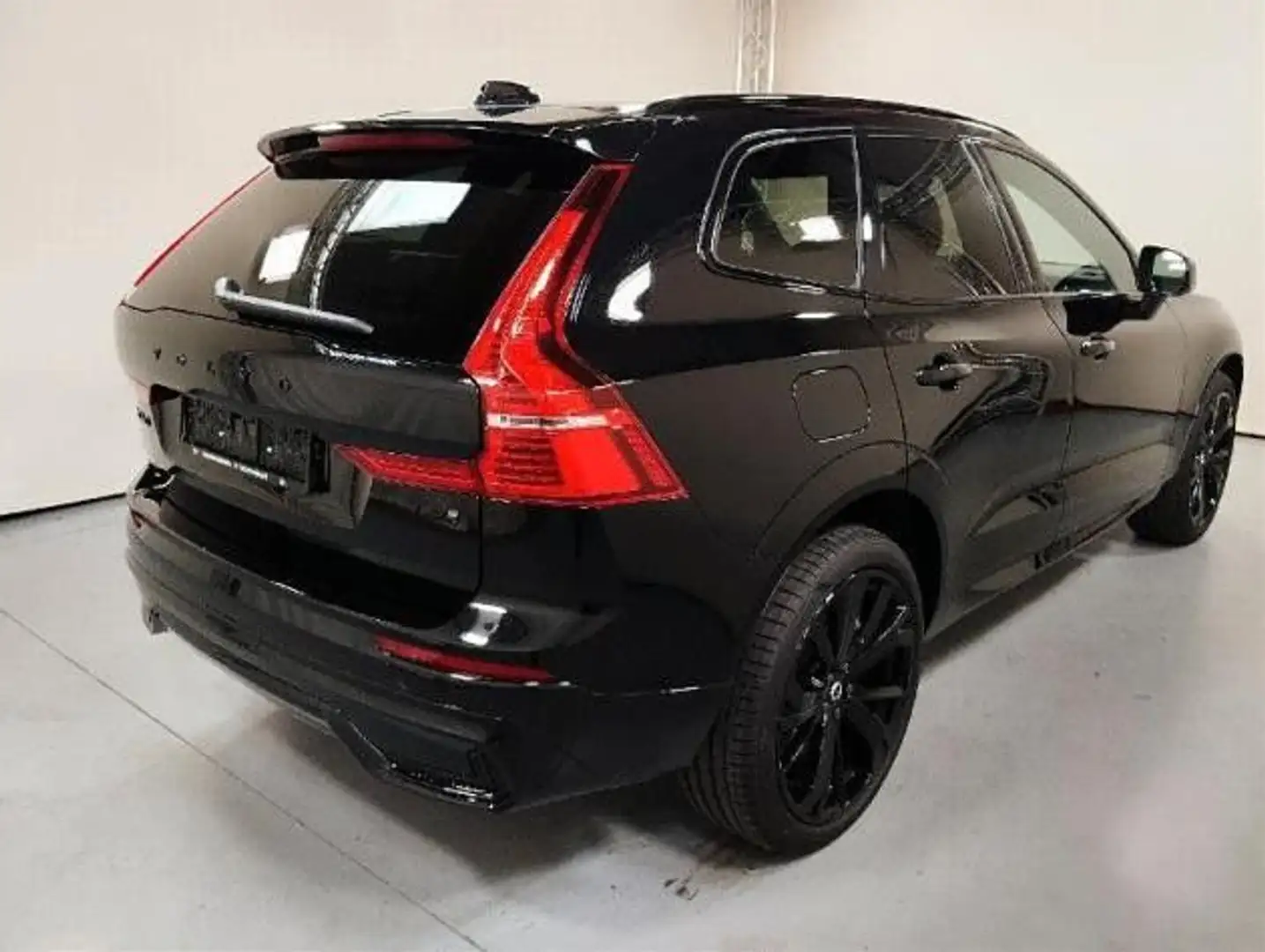 Volvo XC60 Plus Black Edition Recharge Plug-In Hybrid Schwarz - 2