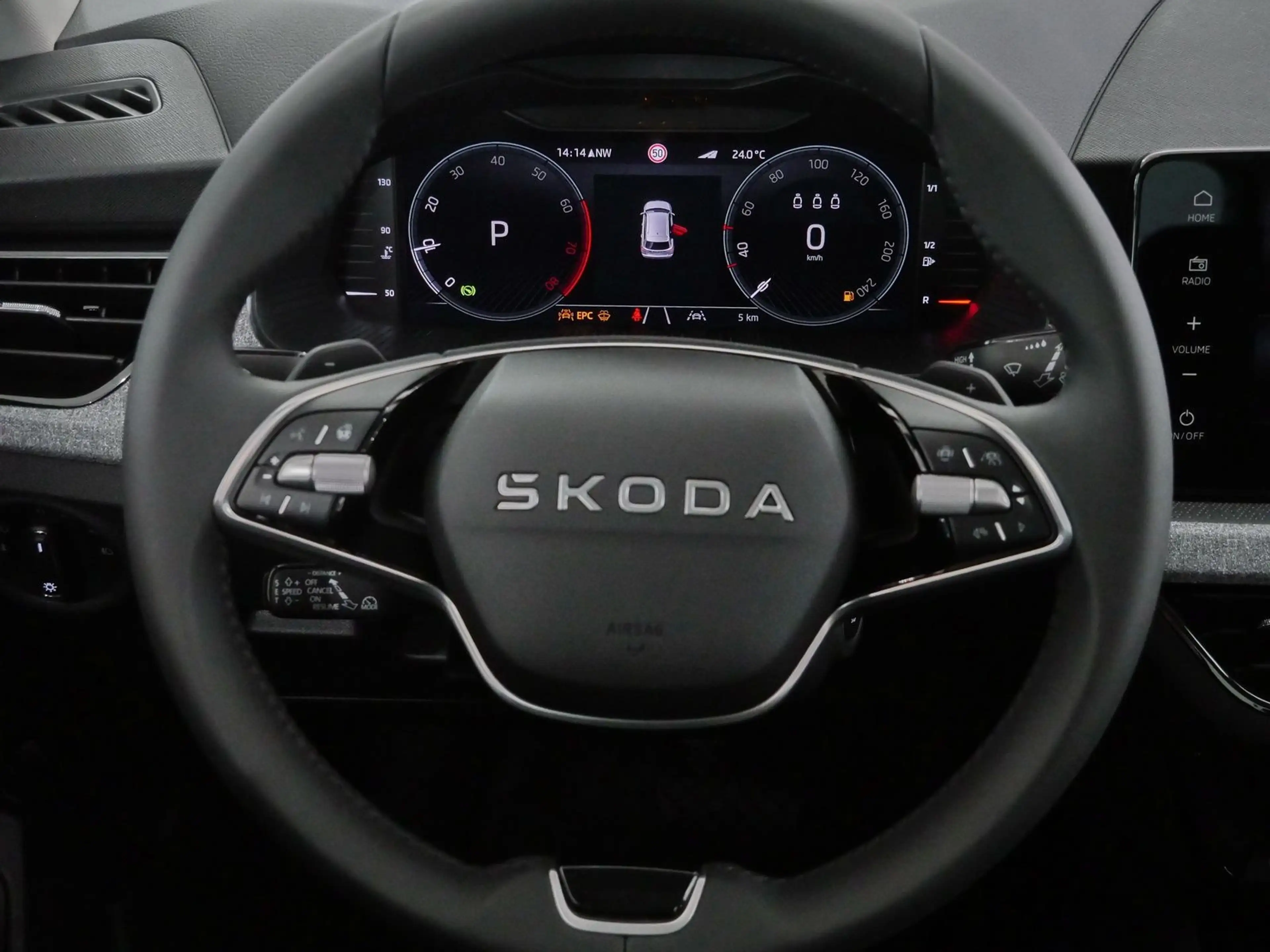 Skoda Kamiq Balance 1,0 TSI DSG|AHK|Navi|KESSY|Black| — photo 9