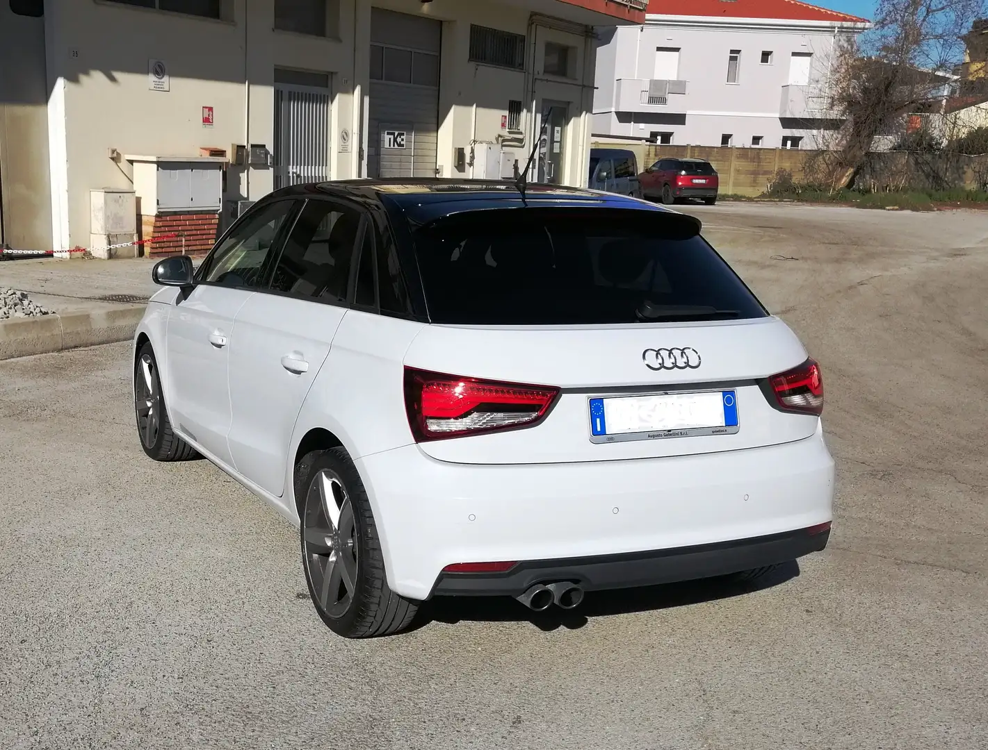 Audi A1 Sportback 1.4 tfsi Sport 125cv s-tronic Weiß - 2