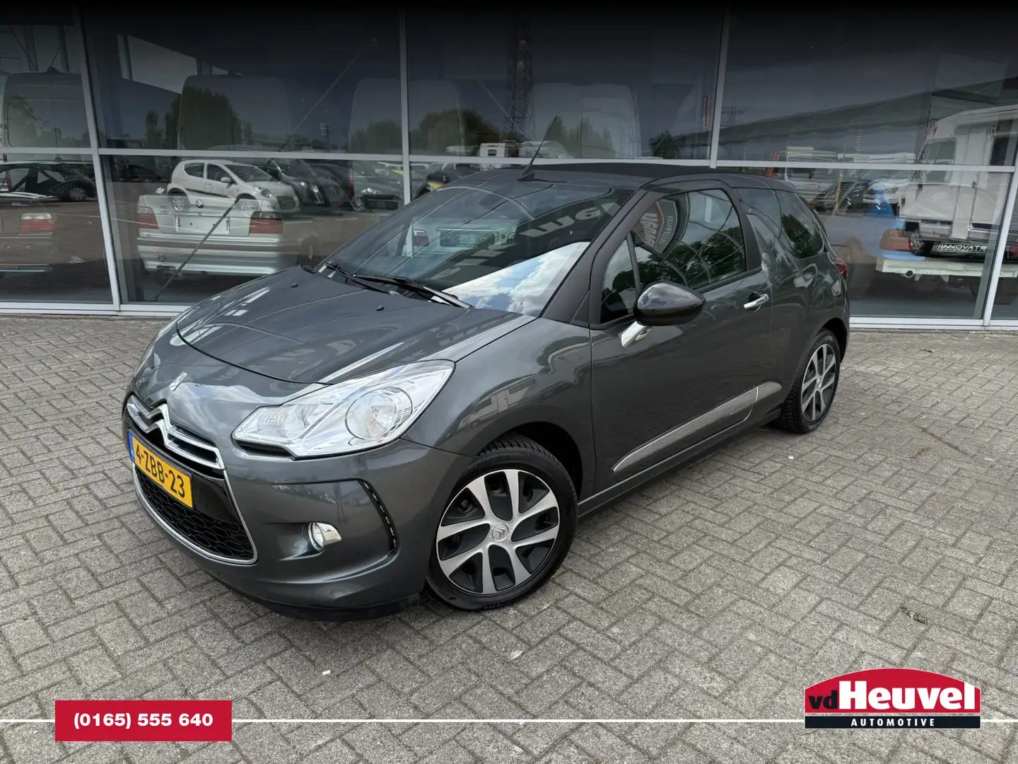 Citroen DS3 Cabrio 1.2 VTi So Chic Grijs - 1