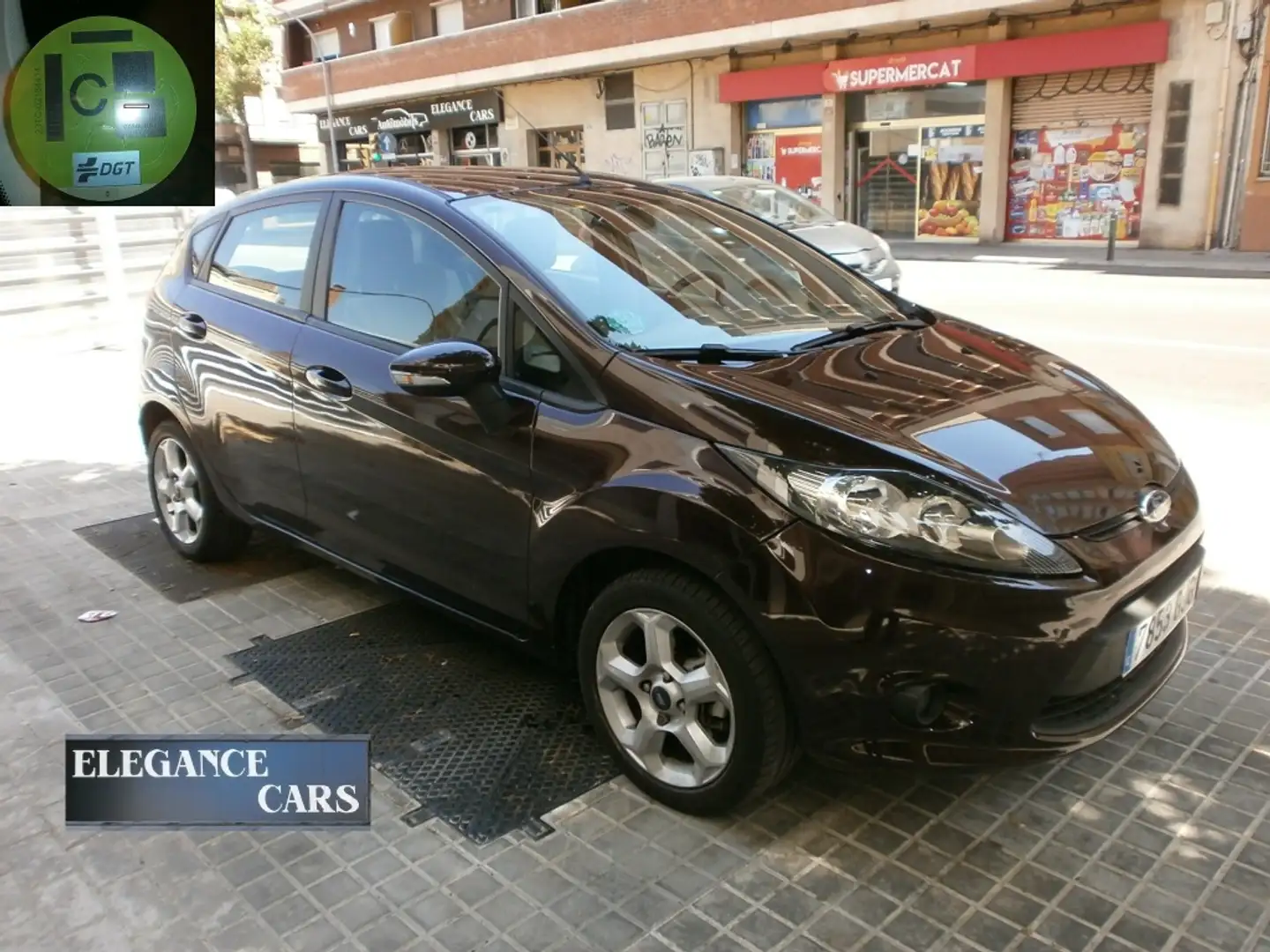 Ford Fiesta 1.25 Trend 82 Burdeos - 1
