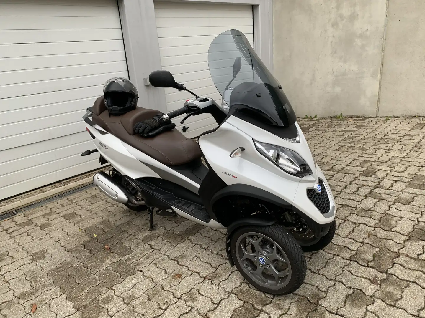 Piaggio MP3 300 MP3 LT 300 i.e. Business ABS Bílá - 2