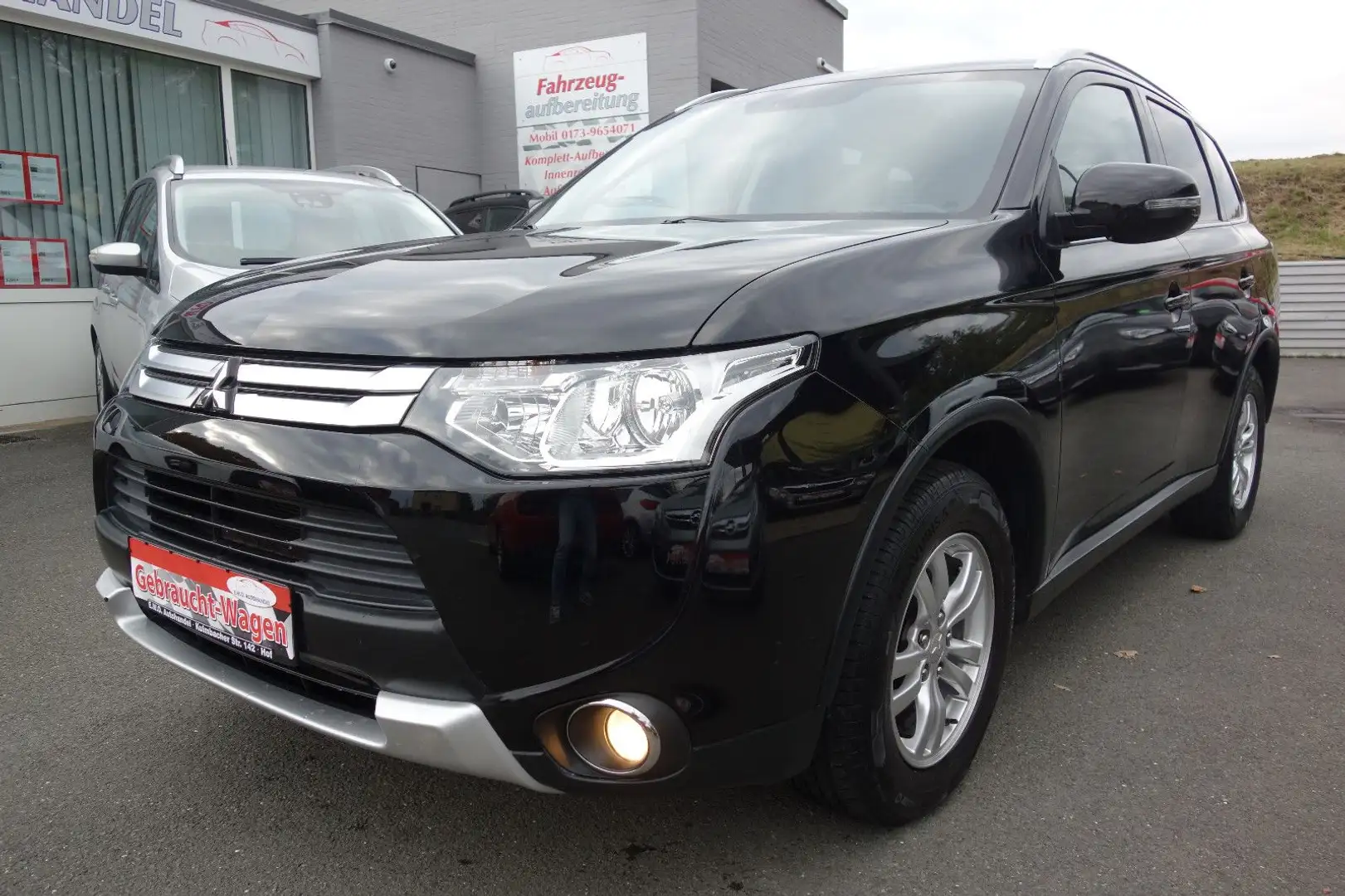 Mitsubishi Outlander ClearTec Invite 4WD Schwarz - 1
