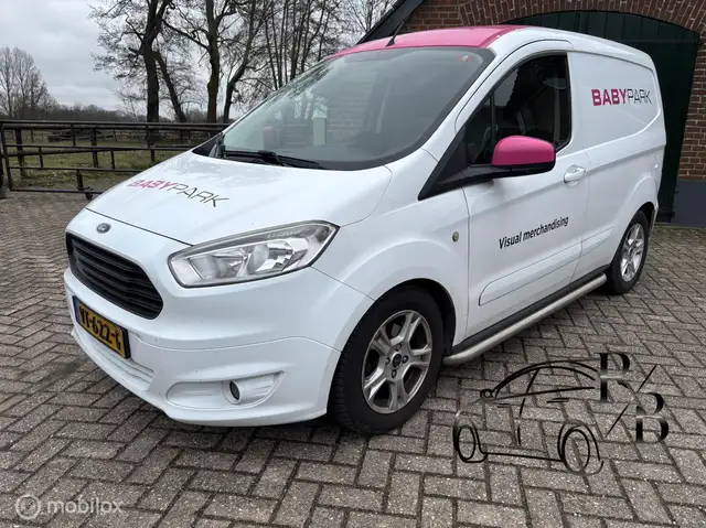 Ford Transit Courier 1.5 TDCI Trend AC LEES TEKST!!!!!