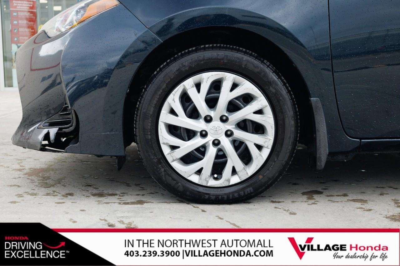 2018 Toyota Corolla LE Heated Front Seats / Back-up Camera / Bluetooth — снимка 1