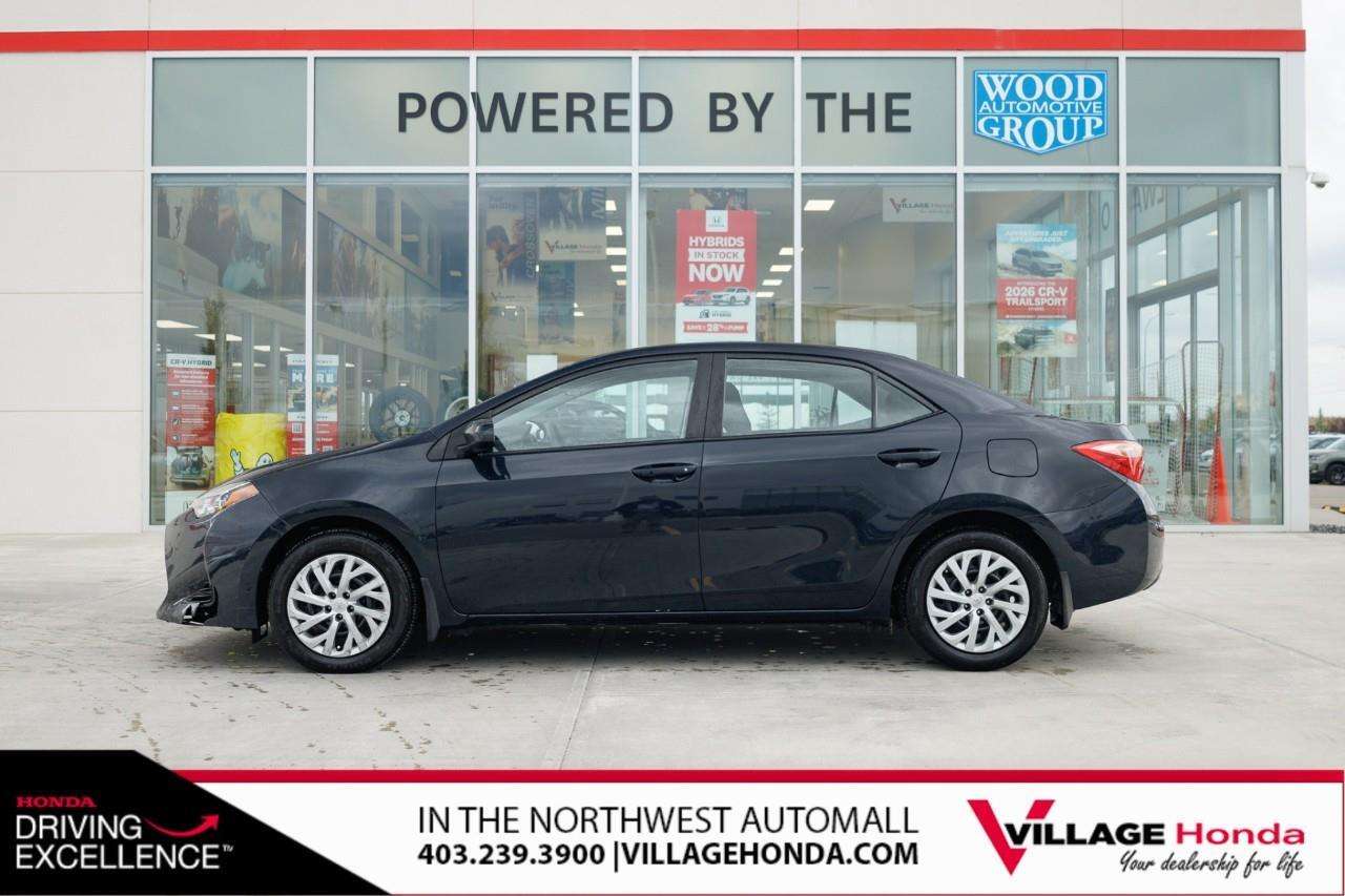 2018 Toyota Corolla LE Heated Front Seats / Back-up Camera / Bluetooth — снимка 1