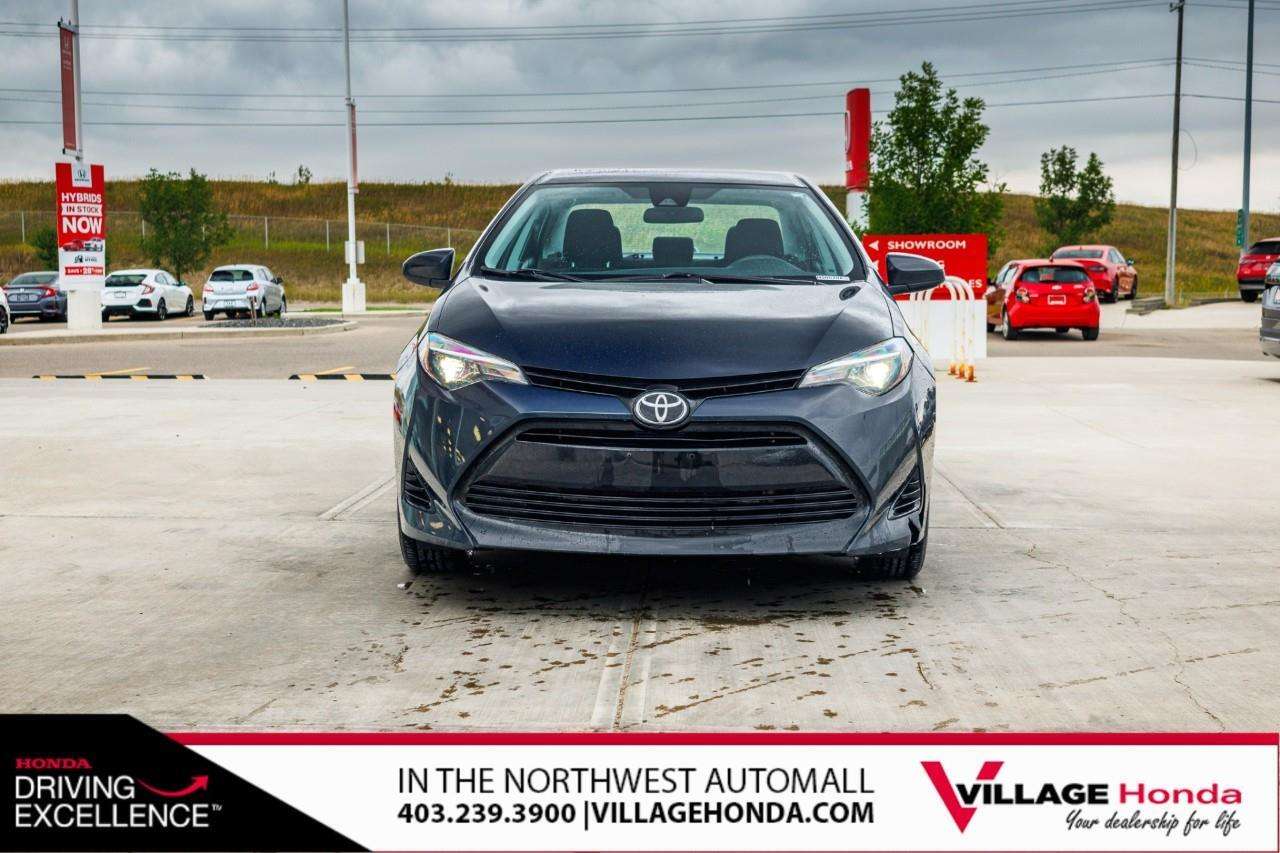 2018 Toyota Corolla LE Heated Front Seats / Back-up Camera / Bluetooth — снимка 1