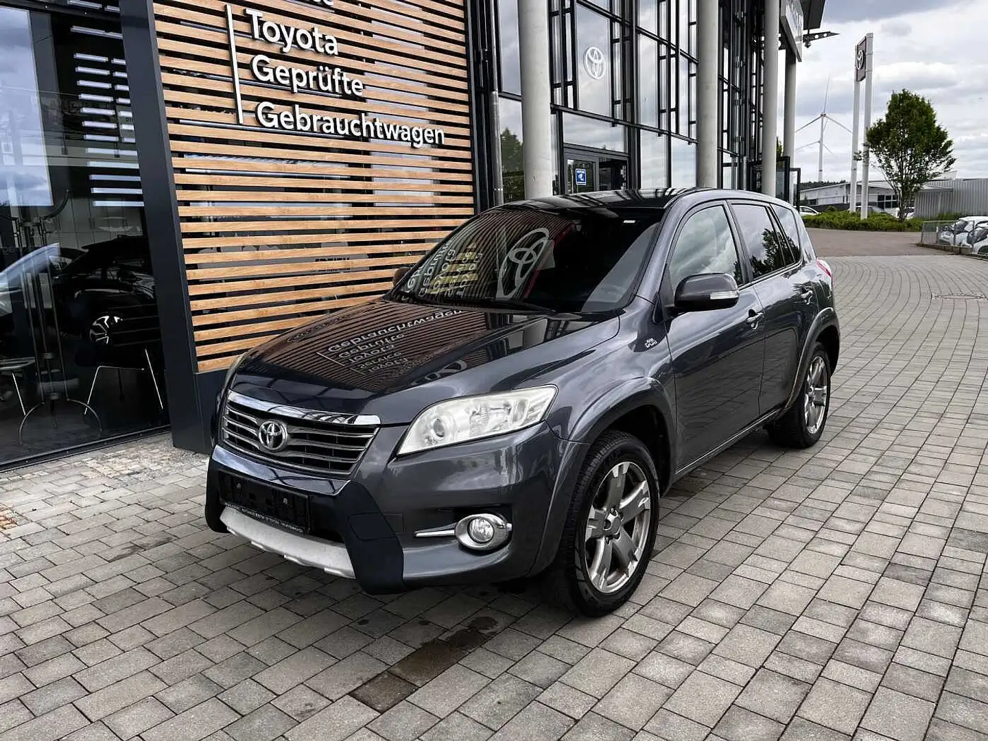 Toyota RAV 4 2.2 D-CAT 4x4 Executive Grijs - 2