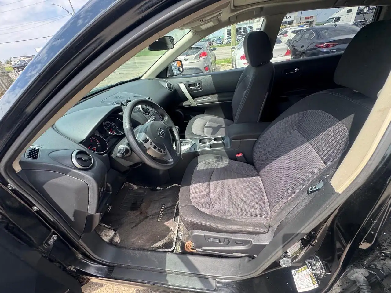 Nissan Rogue снимка Nissan Rogue
