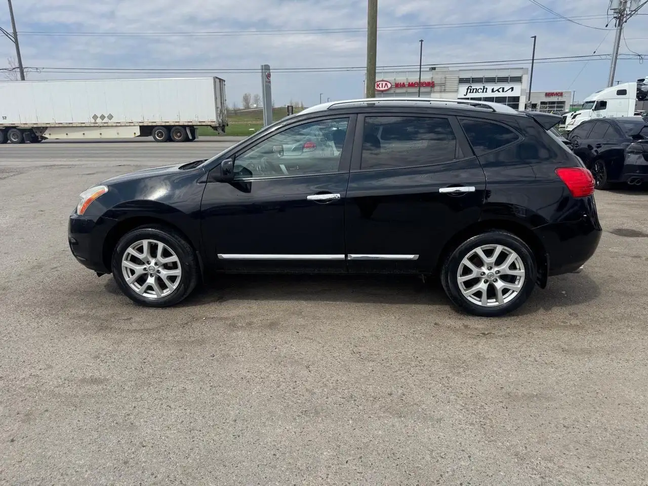 Nissan Rogue снимка Nissan Rogue