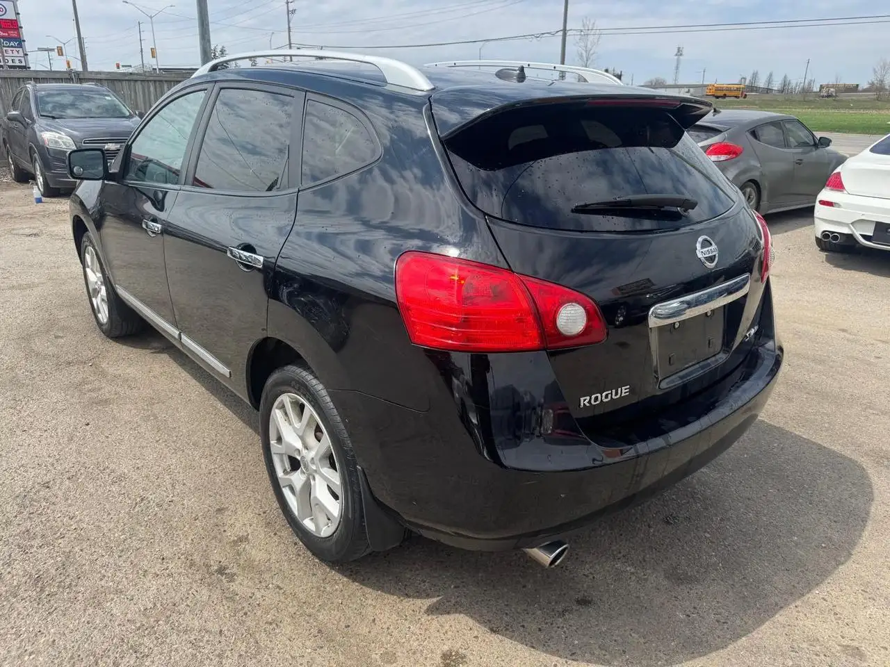 Nissan Rogue снимка Nissan Rogue