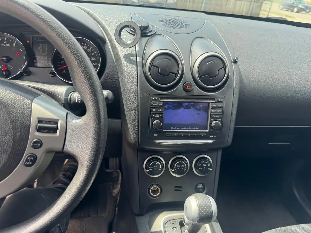 Nissan Rogue снимка Nissan Rogue