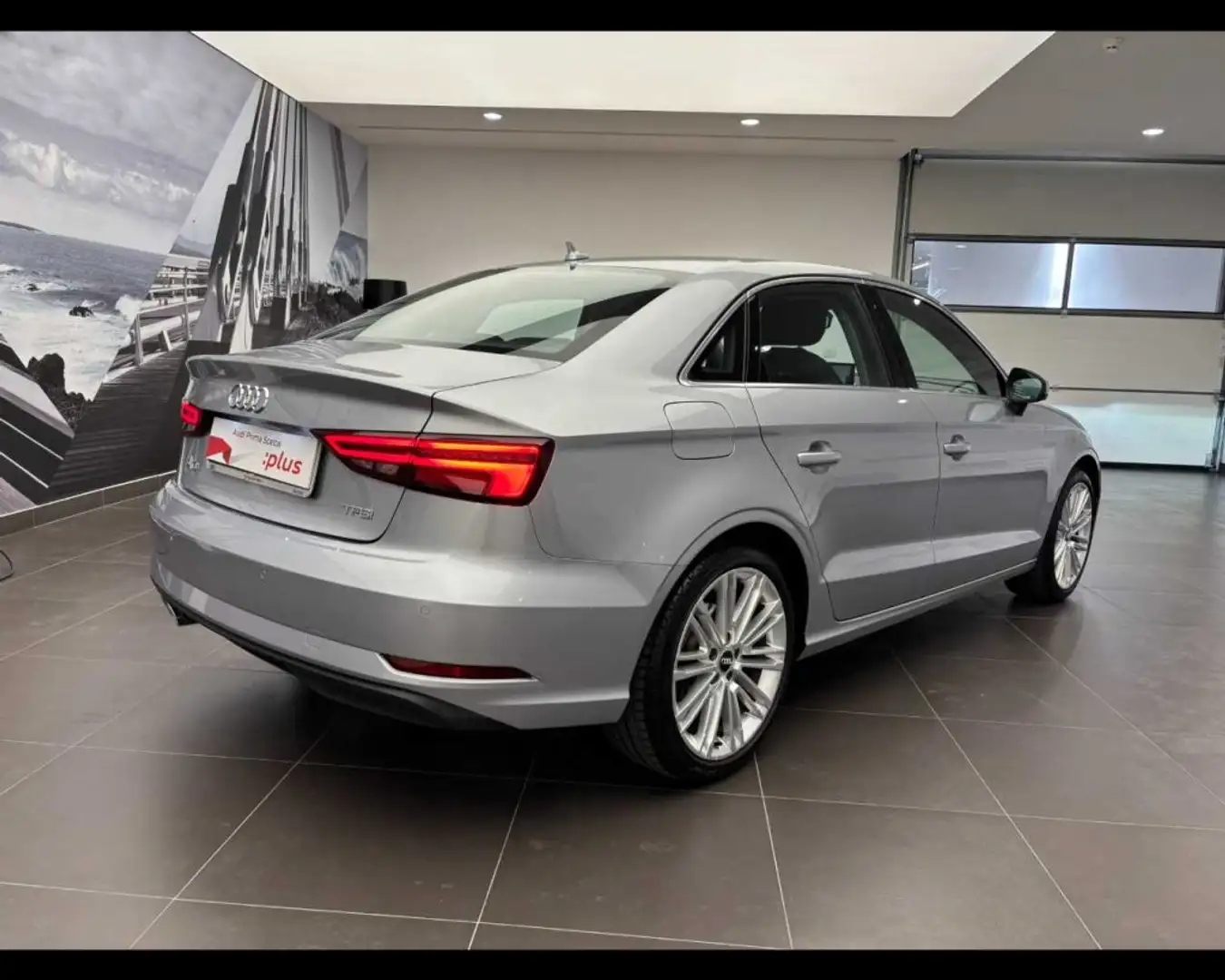 Audi A3 Sedan 1.5 TFSI COD Business Plateado - 2
