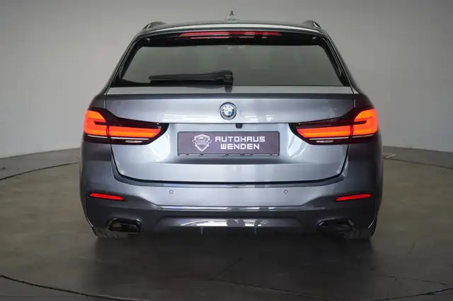 BMW 5 Series view 5