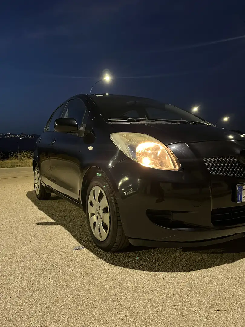 Toyota Yaris 5p 1.0 Expo c/clima - 2