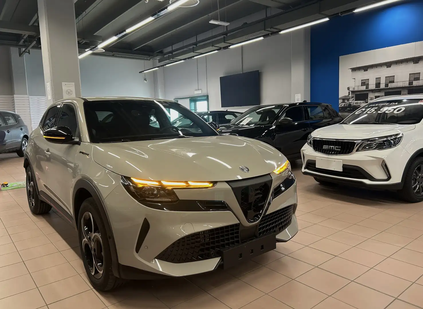 Alfa Romeo Junior Junior 1.2 ibrida Speciale 136cv edct6 Beige - 2