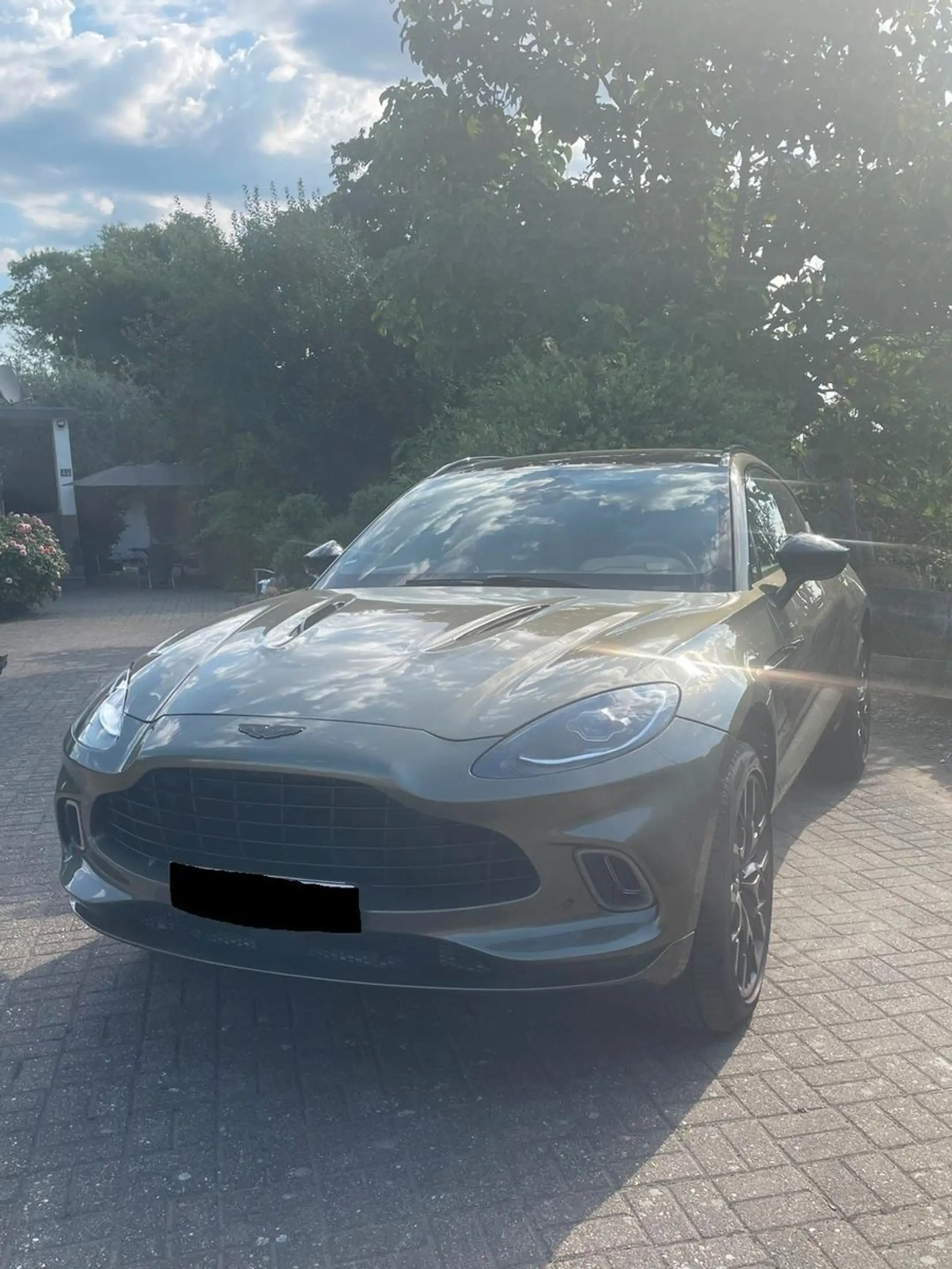 Aston Martin DBX 4.0 V8 Convenience Package Panorama — photo 4
