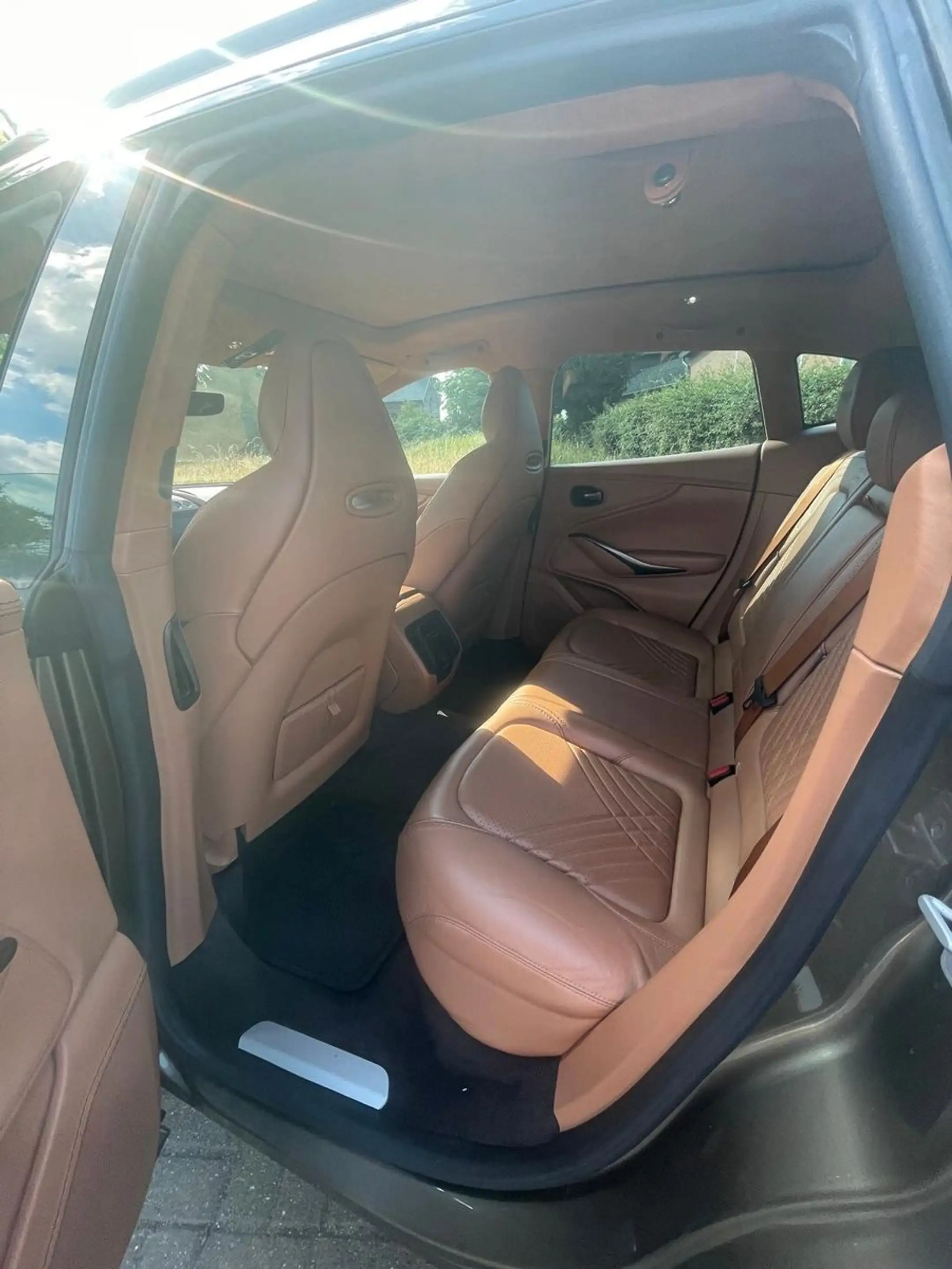 Aston Martin DBX 4.0 V8 Convenience Package Panorama — photo 12