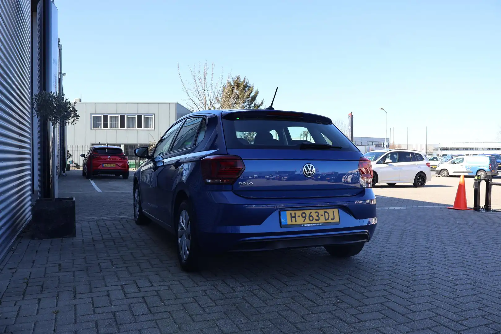 Volkswagen Polo 1.0 TSI Comfortline Business Navi | ParkeerHulp | Blauw - 2
