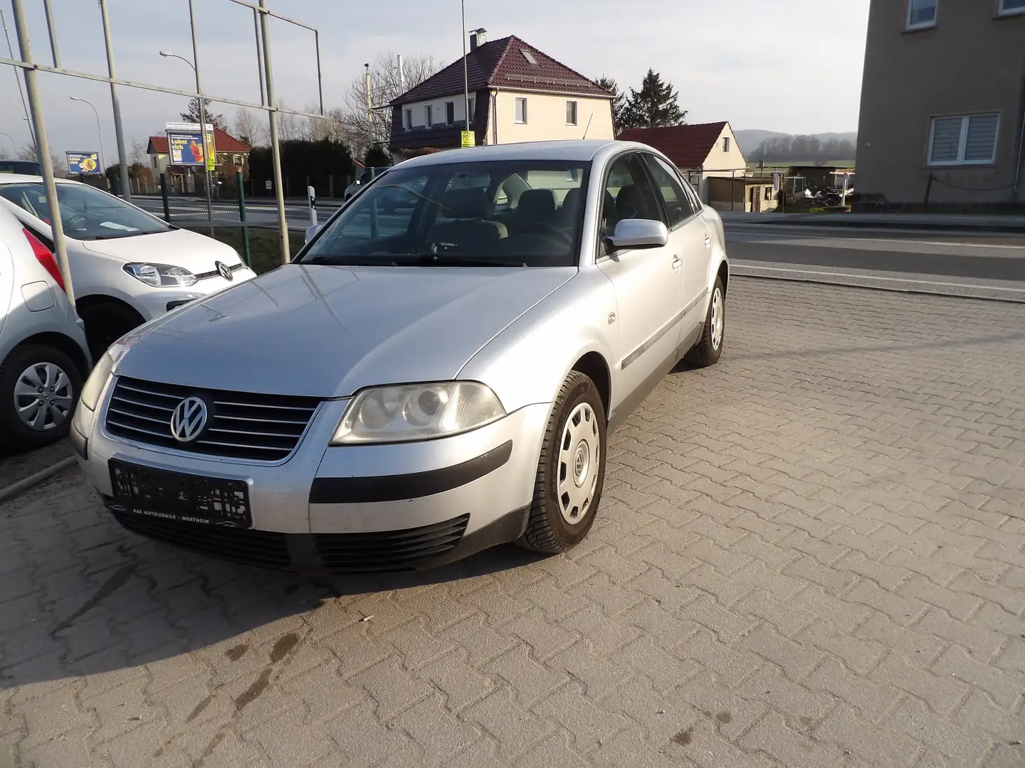 Volkswagen Passat Basis Klima CD Radio HU AU Neu Grau - 1