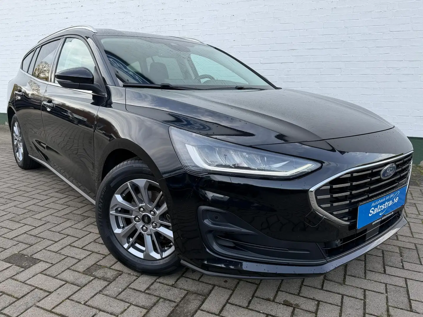 Ford Focus Turnier Autom. Titanium X*ACC*WiPa*LED* Noir - 2