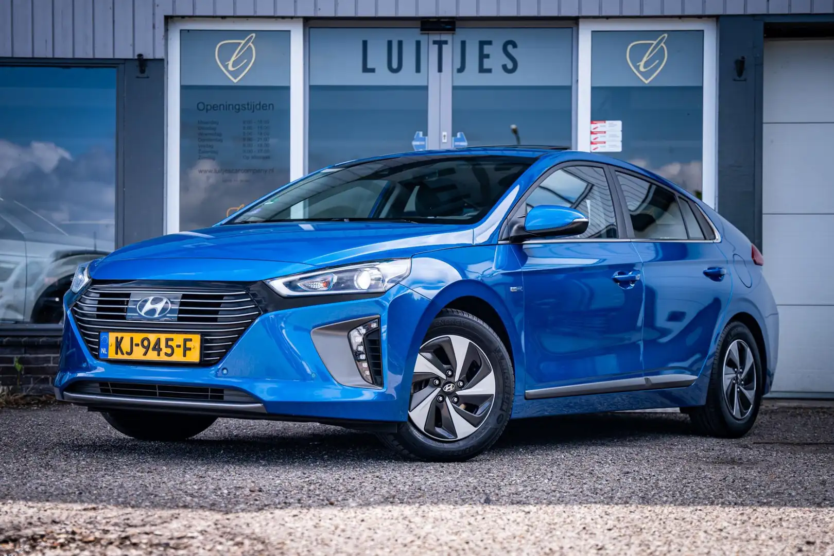 Hyundai IONIQ 1.6 GDi First Edition I Schuifdak I Carplay I Lede Blauw - 1