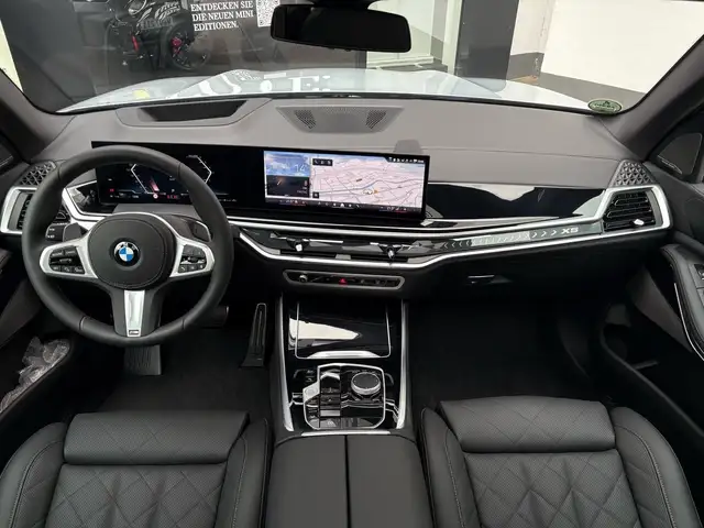 BMW X5 view 4