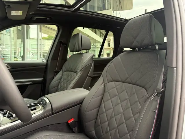 BMW X5 view 13