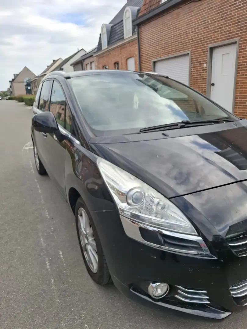 Peugeot 5008 155 THP Automatik Premium Чёрный - 2