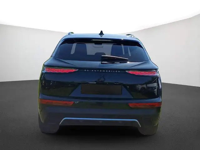 DS Automobiles DS 7 view 3