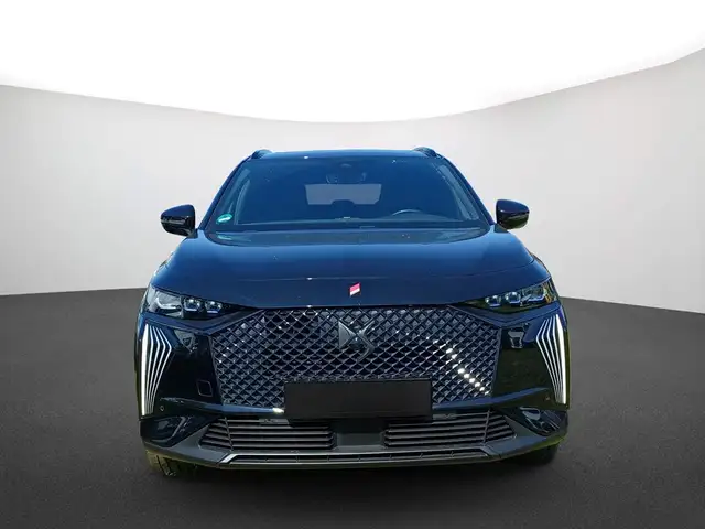 DS Automobiles DS 7 view 2
