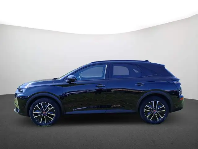 DS Automobiles DS 7 view 4