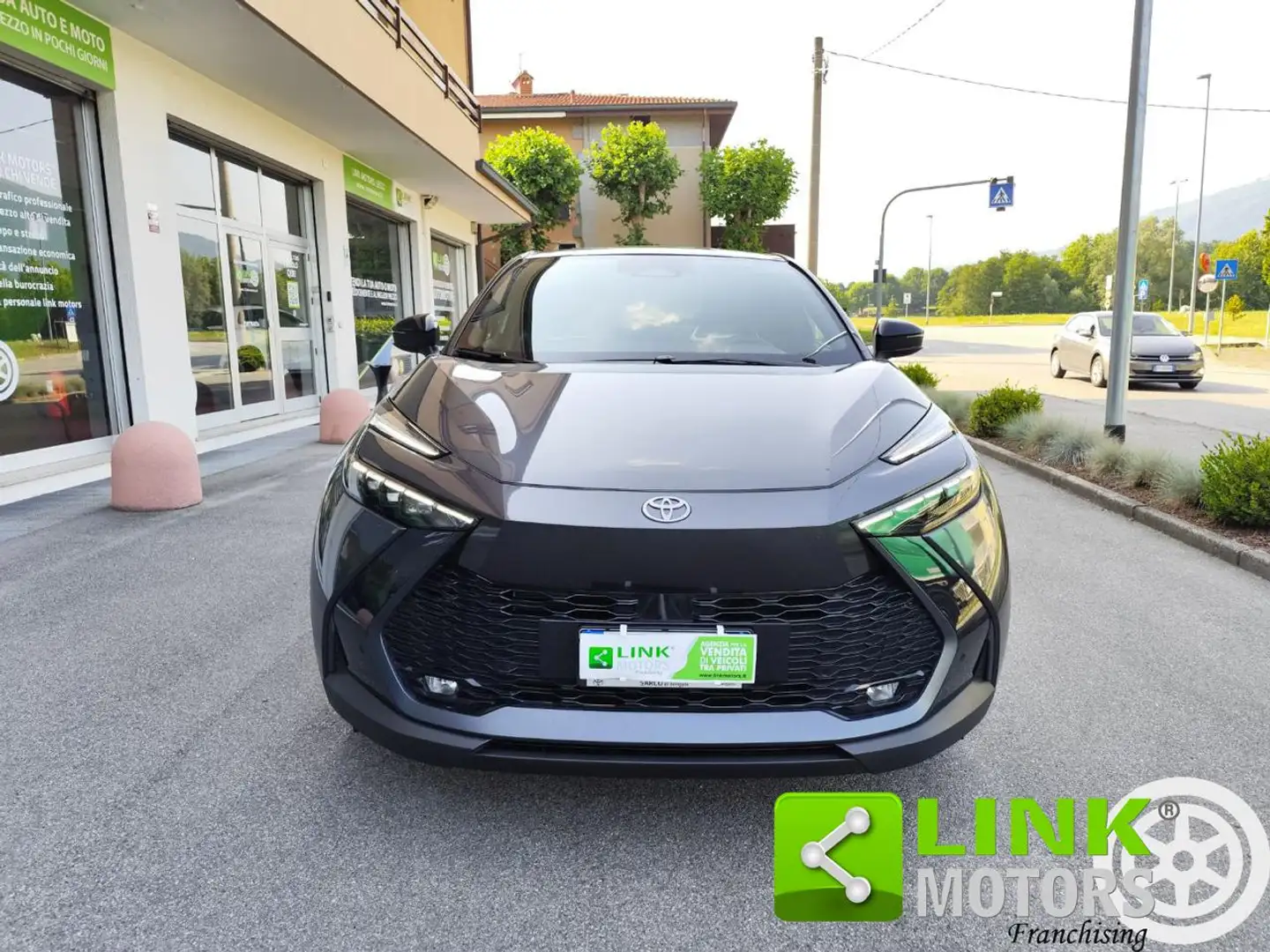 Toyota C-HR 1.8 HV Lounge GARANZIA TOYOTA INCLUSA Grigio - 2