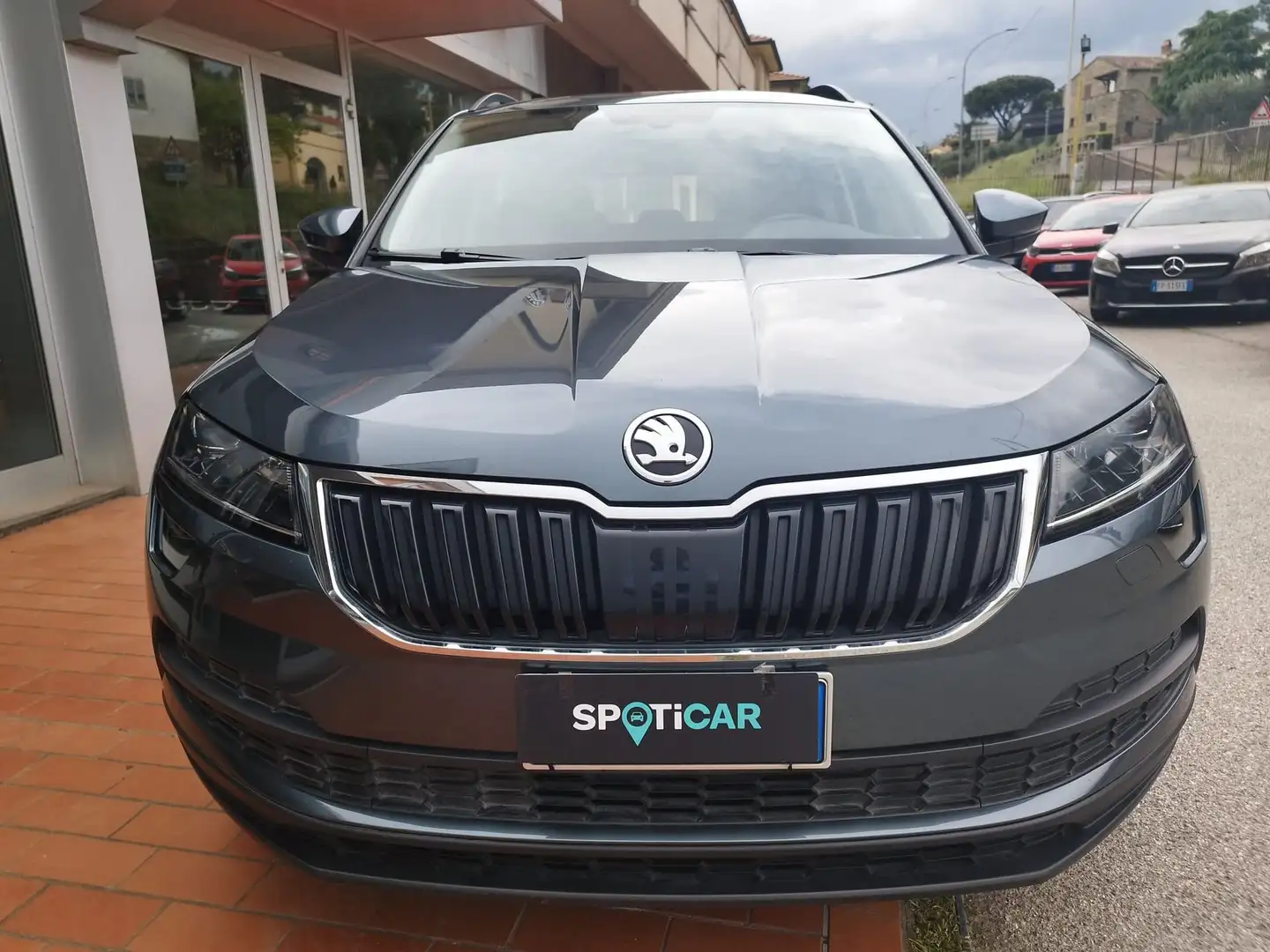 Skoda Karoq 1.6 TDI SCR DSG Executive Grigio - 2