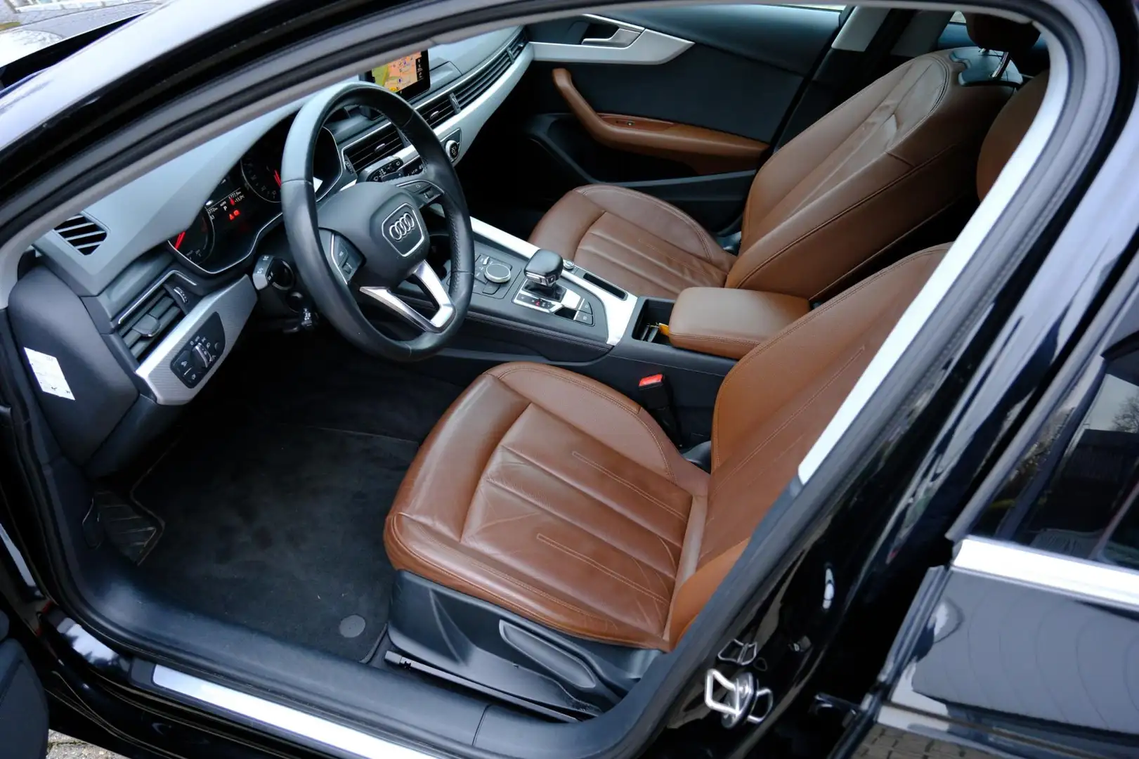 Audi A4 Avant 30 TDI Design Pro Line Aut.Leder|Navi|LMV|Cl Zwart - 2